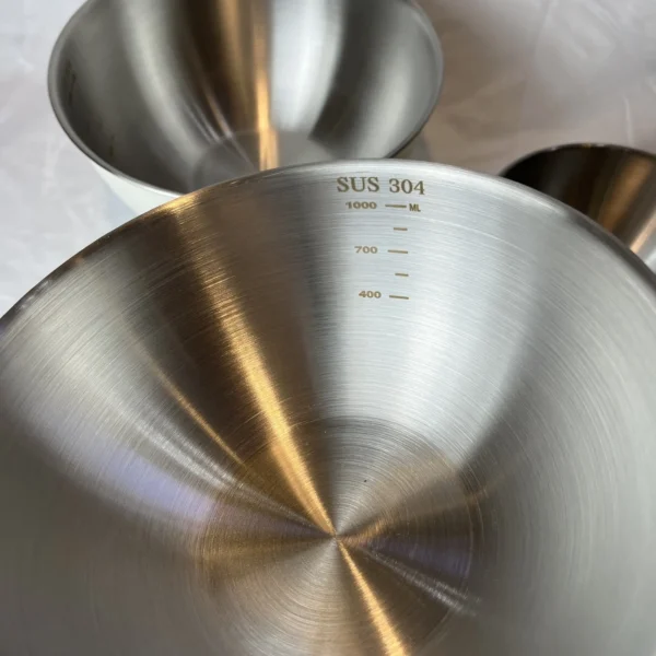 bulk mixing bowls (4)